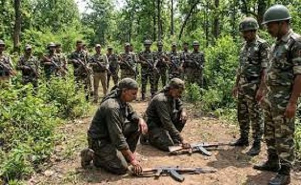 टॉप नक्सली नेता देवूजी ने किया सरेंडर, छत्तीसगढ़ के माड़ इलाके में था सक्रिय