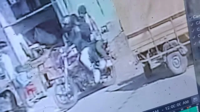 हजारीबाग के बड़कागांव में ज्वेलरी शॉप से दिनदहाड़े 25 लाख की लूट, भागते समय अपराधियों ने की फायरिंग