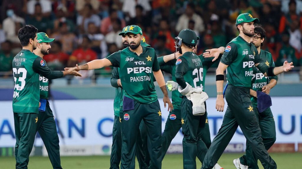 T20 World Cup: पाकिस्तान के लिए 'करो या मरो' मुकाबला! नामीबिया से हारकर खत्म होगा विश्व कप का सफर, आज तय होगी किस्मत | T20 World Cup PAK vs NAM do or die match for Pakistan loss to Namibia will end their World Cup campaign