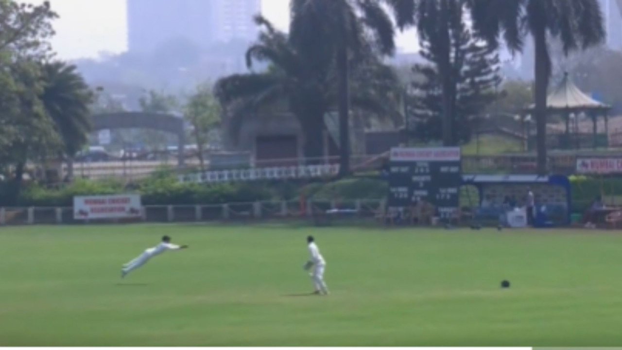 यशस्वी जायसवाल ने रणजी क्वार्टरफाइनल में लिया अद्वितीय कैच