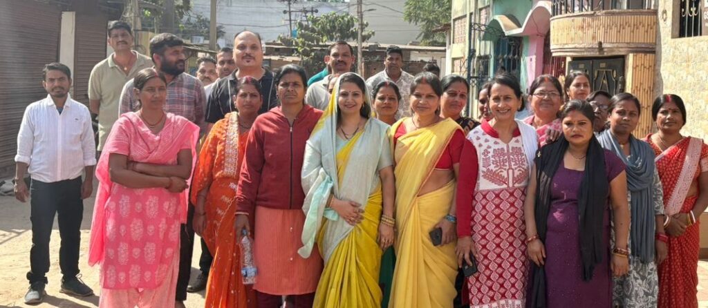 Adityapur-Nagar Nigam Election: सिंबल एलॉट होते ही प्रत्याशी हुए रेस, तेज हुआ प्रचार अभियान, चुनावी सरगर्मी बढ़ी