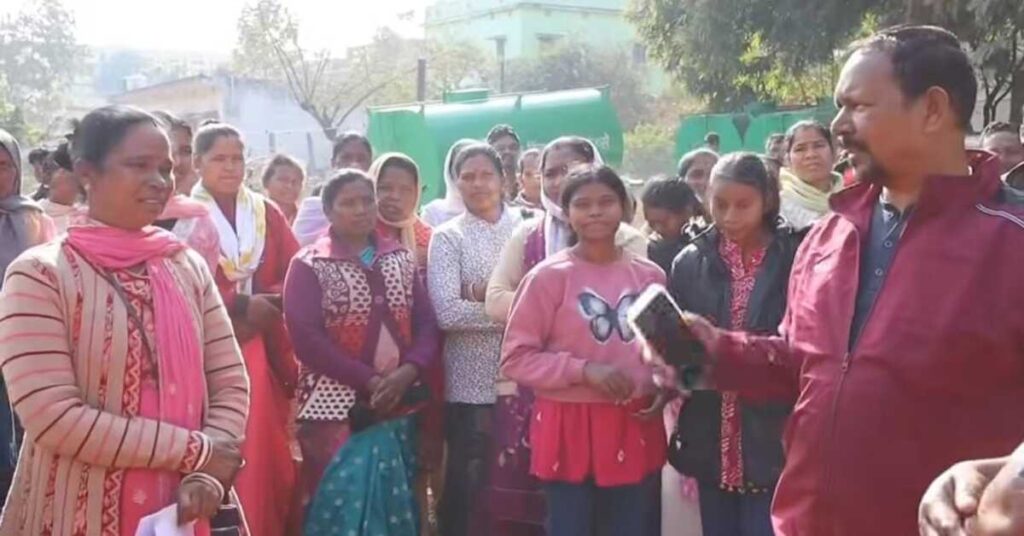 ⁩Chaibasa News : चाईबासा के सदर प्रखंड में एक वर्ष से मुंडा की नियुक्ति नहीं, ग्रामीणों में आक्रोश