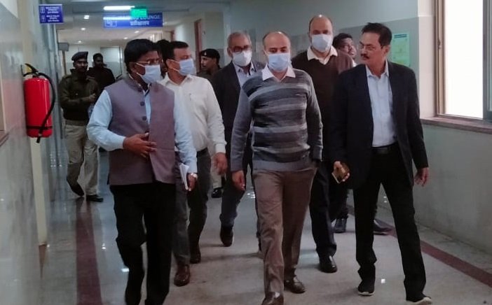 Jamshedpur : उपायुक्त कर्ण सत्यार्थी ने एमजीएम अस्पताल व डीएम लाइब्रेरी का किया निरीक्षण, स्वास्थ्य व्यवस्थाओं पर जताई नाराजगी, सुधार के लिए दिया अल्टीमेटम