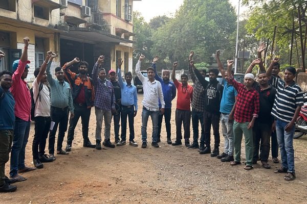 जमशेदपुर: विवेक कंस्ट्रक्शन और श्रमिकों के बीच वेतन संघर्ष, त्रिपक्षीय वार्ता असफल रही।