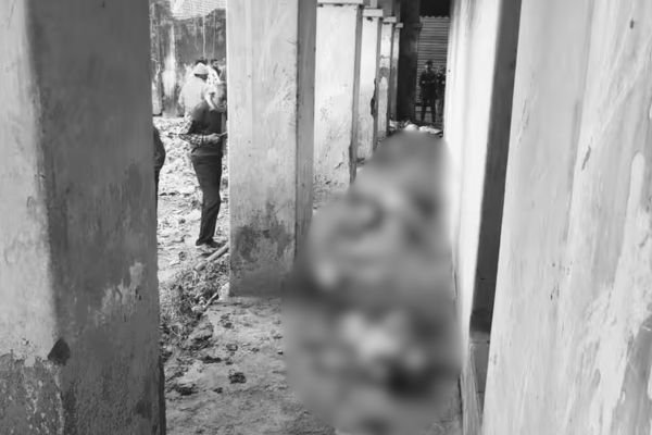 दुमका में डबल मर्डर की खलबली: गांधी मैदान के पास मां और बेटी के शव मिले