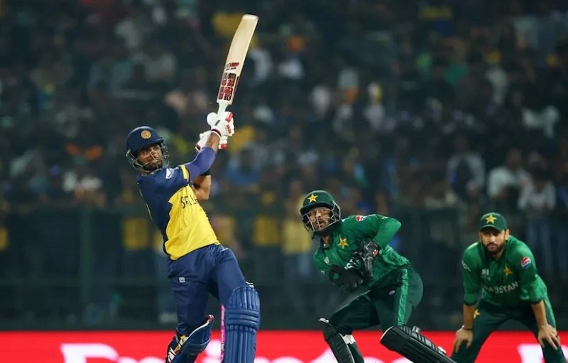 टी20 विश्व कप: श्रीलंका को हराने के बावजूद पाकिस्तान टूर्नामेंट से बाहर, न्यूजीलैंड सेमीफाइनल में