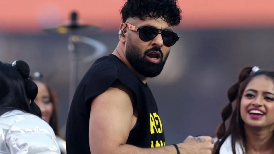 बादशाह के खिलाफ महिला आयोग की कार्रवाई, शो पर रोक लगाने की मांग