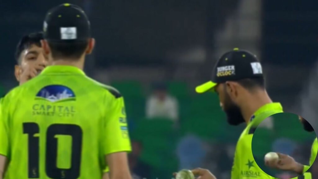 कप्तान के सामने फखर जमान ने गेंद से की छोड़छाड़! PSL में खड़ा हुआ बड़ा विवाद, शाहीन अफ्रीदी ने तोड़ी चुप्पी | Fakhar Zaman doing ball tempering in PSL game shaheen afridi breaks silence