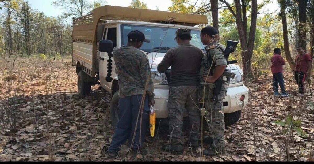 डेरवां जंगल से अज्ञात लाश बरामद, लकड़ी और रस्सी से बंधे मिले हाथ, हत्या की आशंका, पुलिस कर रही जांच