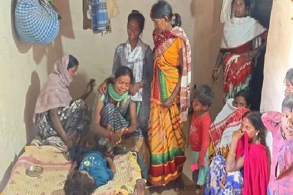 डॉक्टर की अनुपस्थिति में स्टाफ ने किया इलाज, पलामू में 6 साल की बच्ची की मौत