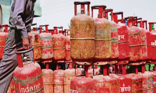धनबाद समाचार: ग्रामीण क्षेत्रों में गैस बुकिंग के लिए केंद्र सरकार ने 45 दिन का नया नियम लागू किया।