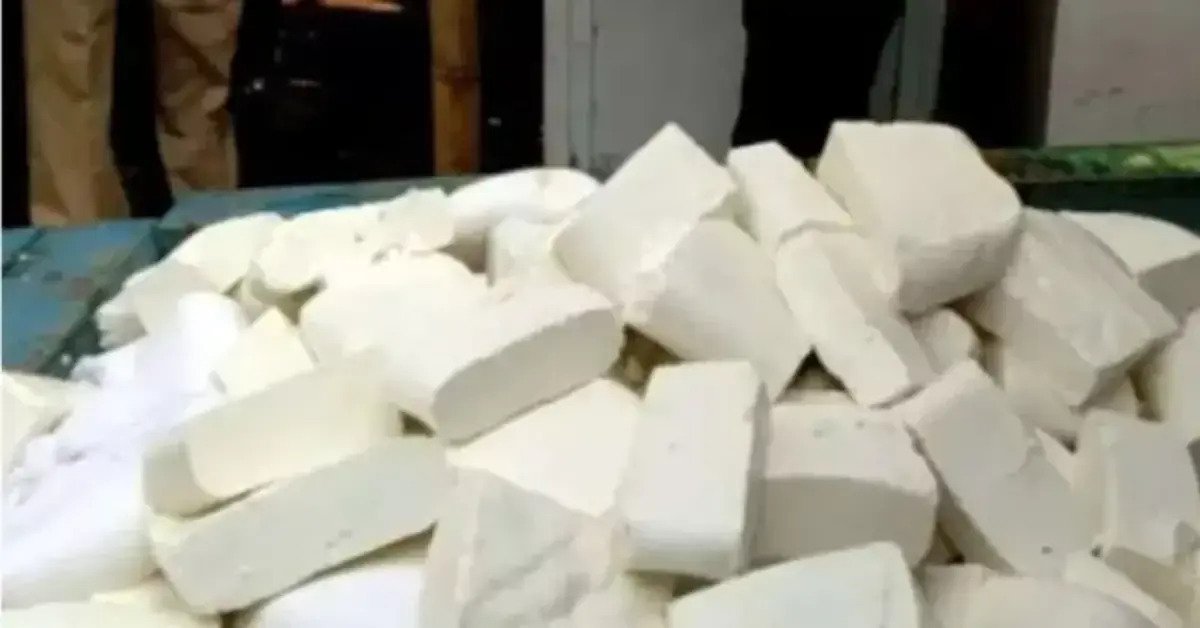 धनबाद समाचार: पटना-बोकारो बुंदेला बस से नकली पनीर और घी बरामद, फूड विभाग की बड़ी कार्रवाई