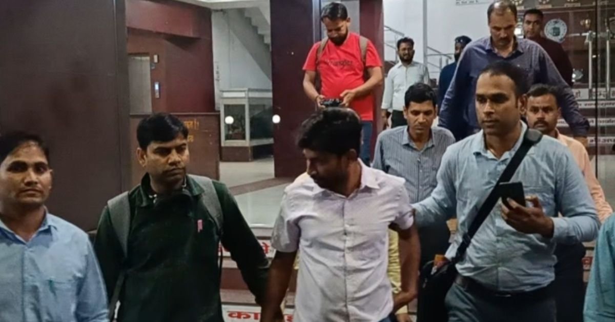 धनबाद सीबीआई रेड: रिश्वत में फंसे सीनियर इलेक्ट्रिकल इंजीनियर, जानें आगे की कहानी।