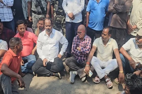 पोस्टमार्टम में देरी के चलते विधायक प्रदीप प्रसाद ने मेडिकल कॉलेज की व्यवस्था पर उठाए सवाल