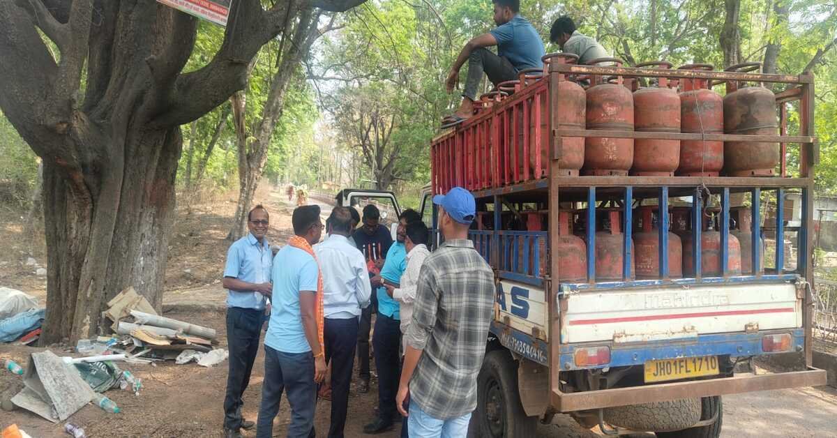 रांची समाचार: खलारी में गैस संकट बढ़ा, होटल-रेस्तरां ठंडे, अधिक वसूली पर जनाक्रोश।