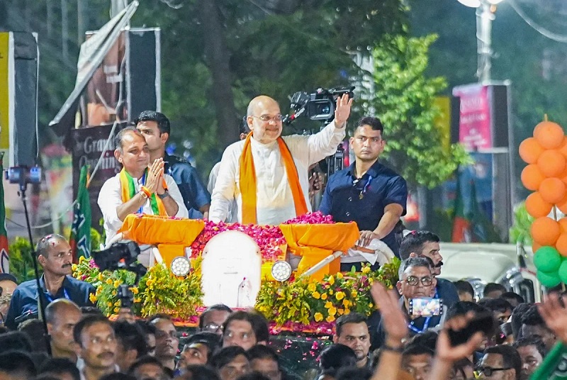saffron party is excited by the bumper voting in Bengal... Amit Shah told someone - don't come out even in the second phase | बंगाल में बंपर वोटिंग से भगवा पार्टी उत्साहित.... अमित शाह किससे बोले