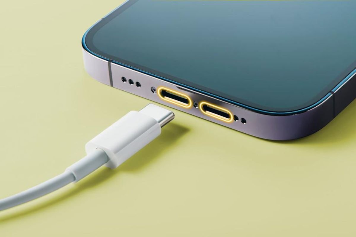 USB-C पोर्ट में ‘C’ का असली मतलब क्या है?