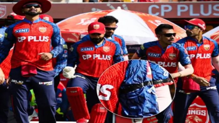 पंजाब किंग्स के खिलाड़ियों ने सनराइजर्स हैदराबाद के खिलाफ काली पट्टी बांधी