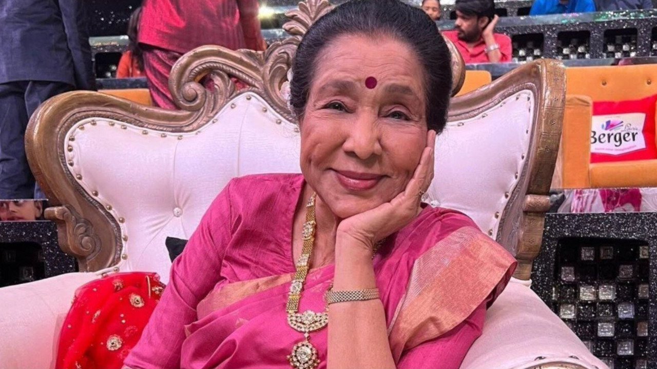 मशहूर गायिका आशा भोसले को हुआ दिल का दौरा, अस्पताल में भर्ती