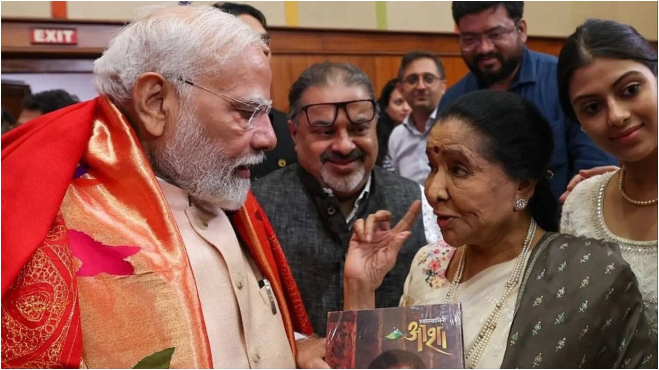 आशा भोसले के निधन पर PM मोदी ने जताया दुख, जानें श्रद्धांजलि देते हुए प्रधानमंत्री ने क्या कहा | Prime Minister Narendra Modi reacts to Asha Bhosle death tribute condolences