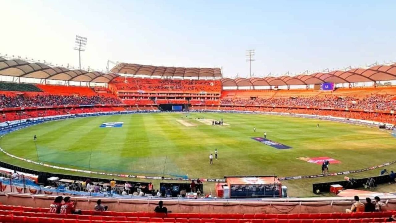 SRH vs RR Pitch Report: हैदराबाद की पिच पर होगा बल्लेबाजों का राज या गेंदबाज बिखेरेंगे जलवा! जानिए कैसा होगा का मौसम | ipl 2026 srh vs rr match playing 11 prediction pitch report hyderabad weather forecast sunrisers hyderabad rajasthan royals