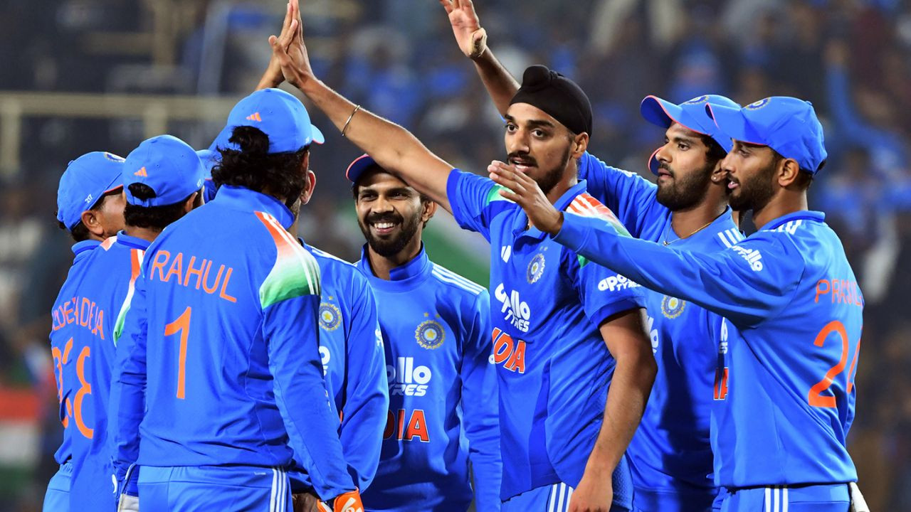 विश्व कप 2027 का रोडमैप तैयार कर रही BCCI, इस खिलाड़ी पर मंडरा रहा टीम से बाहर होने का खतरा | BCCI Prepares Roadmap for 2027 World Cup Rishabh Pant threat to Drop from ODI Team