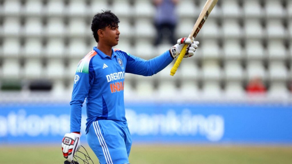 BCCI का बढ़ा सिरदर्द, 15 साल के वैभव सूर्यवंशी की होगी T20 टीम में एंट्री! कैसे बचाएंगे ये खिलाड़ी अपनी जगह? | Vaibhav Sooryavanshi T20 team india debut bad news for suryakumar yadav sanju samson Abhishek Sharma