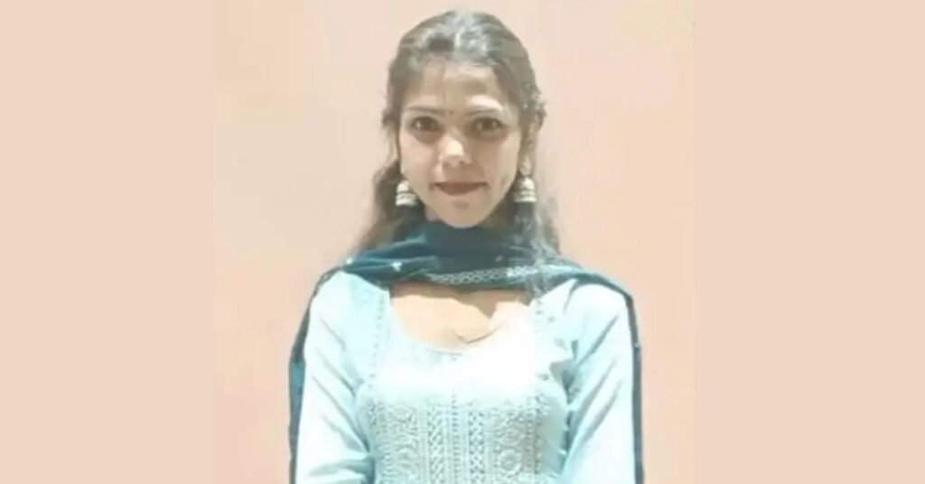 Jamshedpur Suicide Case : बीटेक इंजीनियर युवती ने फांसी लगाकर दे दी जान, उसके पिता ने कहा- प्रेमी की बातों से आहत हो उठाया ऐसा कदम