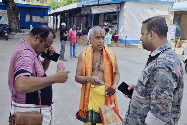 बैद्यनाथधाम में पूजा के दौरान श्रद्धालु की तबियत बिगड़ी, अस्पताल में निधन