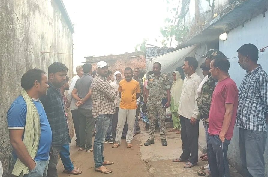 मैक्लुस्कीगंज में सुबह-सुबह अपराधियों ने घर पर बरसाईं गोलियां, धमकी देकर हुए फरार