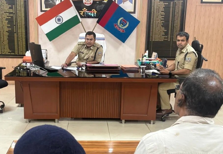 रांची SSP ने 5 साल पुराने मामलों को तेजी से निपटाने के लिए थाना प्रभारियों को दिए निर्देश।