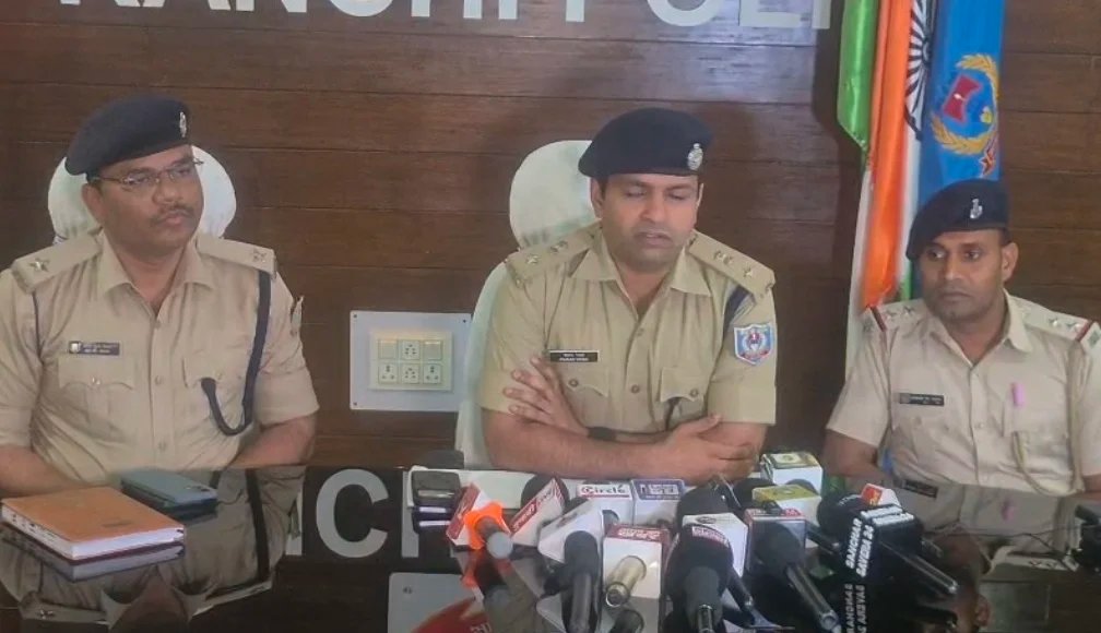 रांची में नशे के कारोबार पर बड़ी कार्रवाई, 2800 ब्राउन शुगर पुड़िया और 4.51 लाख रुपए कैश के साथ दो गिरफ्तार।