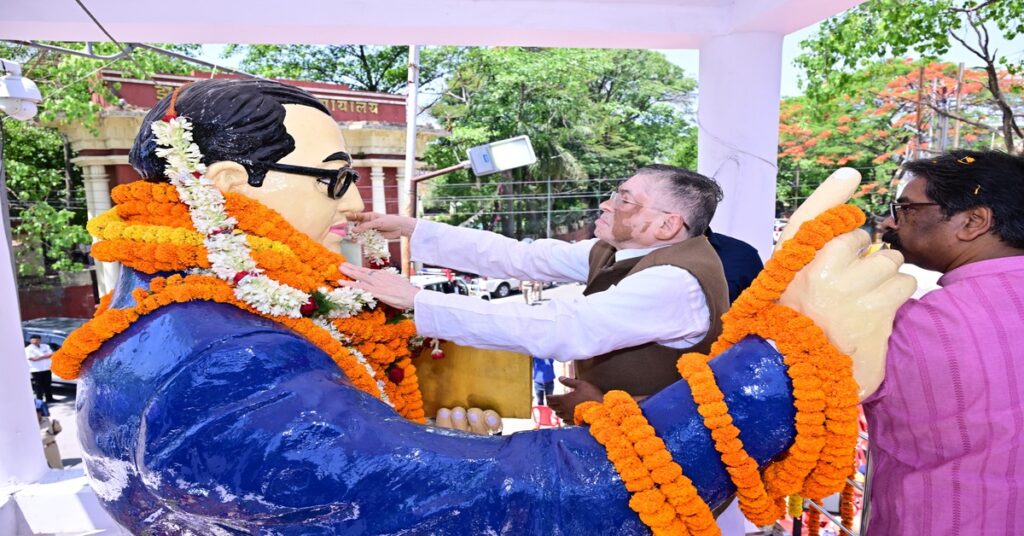 RANCHI NEWS: डॉ. भीमराव अंबेडकर को राज्यपाल और सीएम ने किया नमन, देखें क्या कहा