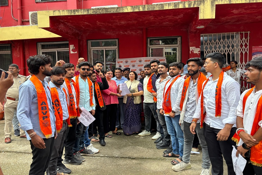 ABVP001.jpg
