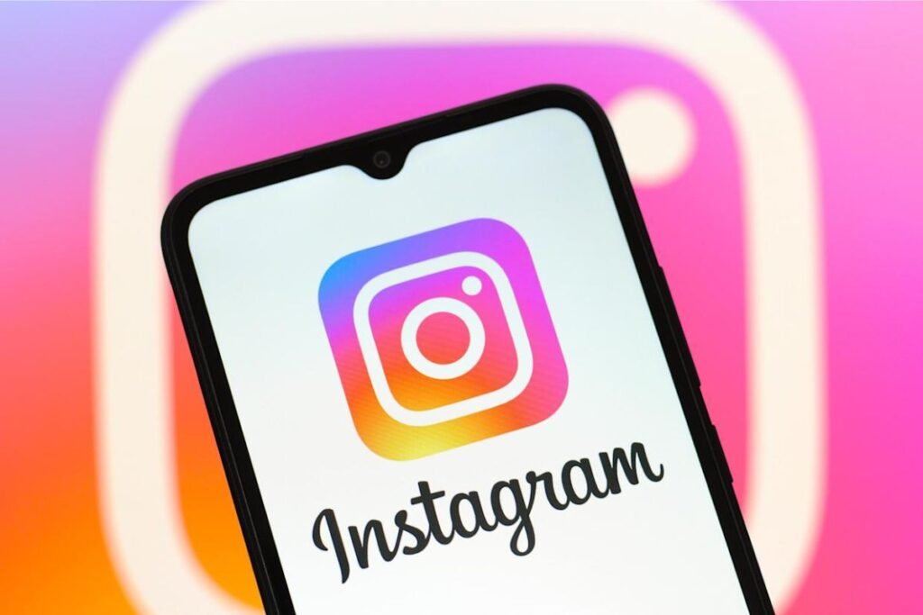 इंस्टाग्राम ने हटाए लाखों अकाउंट्स, अचानक घट गए कई सेलिब्रिटीज के फॉलोअर्स, जानें वजह