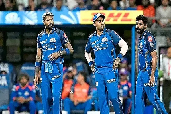 7 हार के बाद भी MI की प्लेऑफ उम्मीदें जिंदा, 14 अंक का गणित या मुंबई का सफर लगभग खत्म… समझें पूरा सस्पेंस वाला समीकरण!