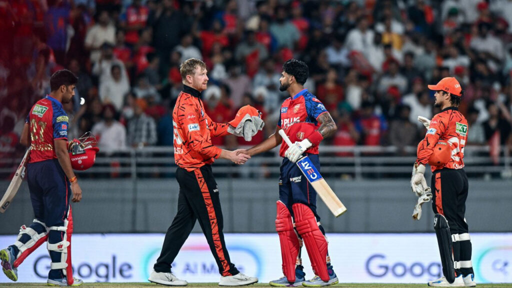 IPL 2026: SRH vs PBKS में आज कौन मारेगा बाजी, हैदराबाद की पिच पर बल्लेबाजों का होगा बोल-बाल या गेंदबाज मचाएंगे शोर | IPL 2026 SRH vs PBKS Head to Head Predicted Playing XI Hyderabad Pitch Report Weather update Sunrisers Hyderabad Punjab Kings