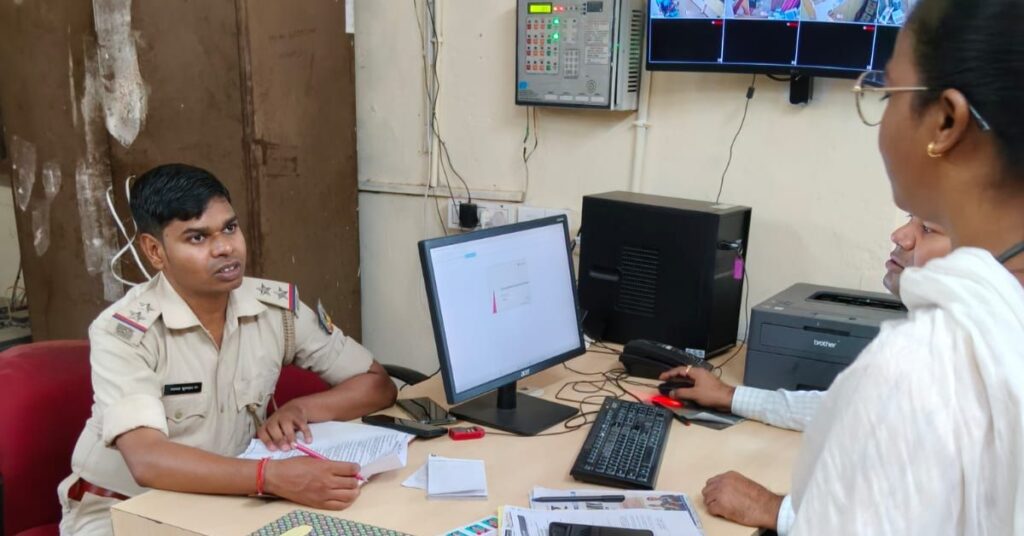 Khunti Police : हजारीबाग बैंक लूट के बाद एक्शन में पुलिस, खूंटी में चला ‘ऑपरेशन सतर्क’
