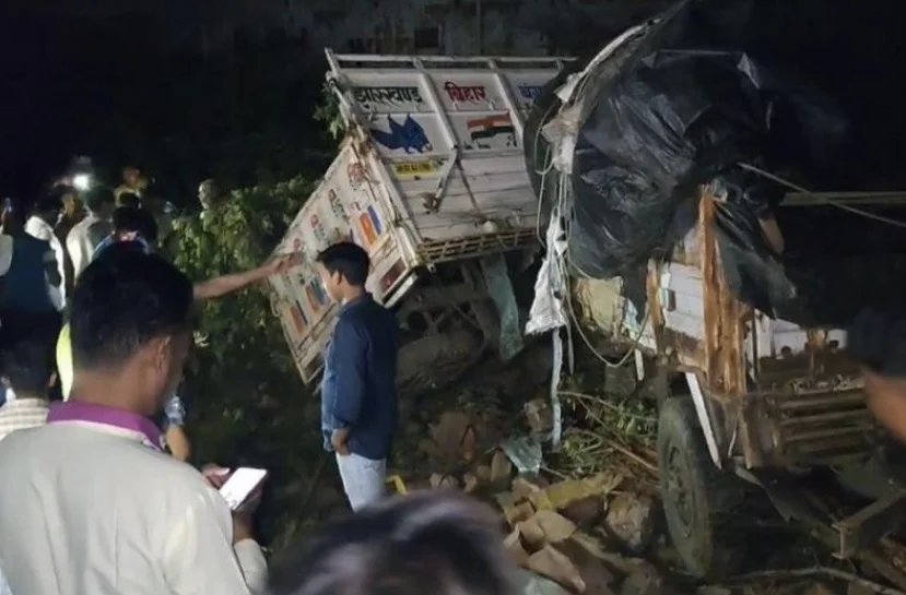 गिरिडीह के इसरी बाजार में बेकाबू ट्रक ने मचाया तांडव, 4 की मौ'त, दर्जनों घायल