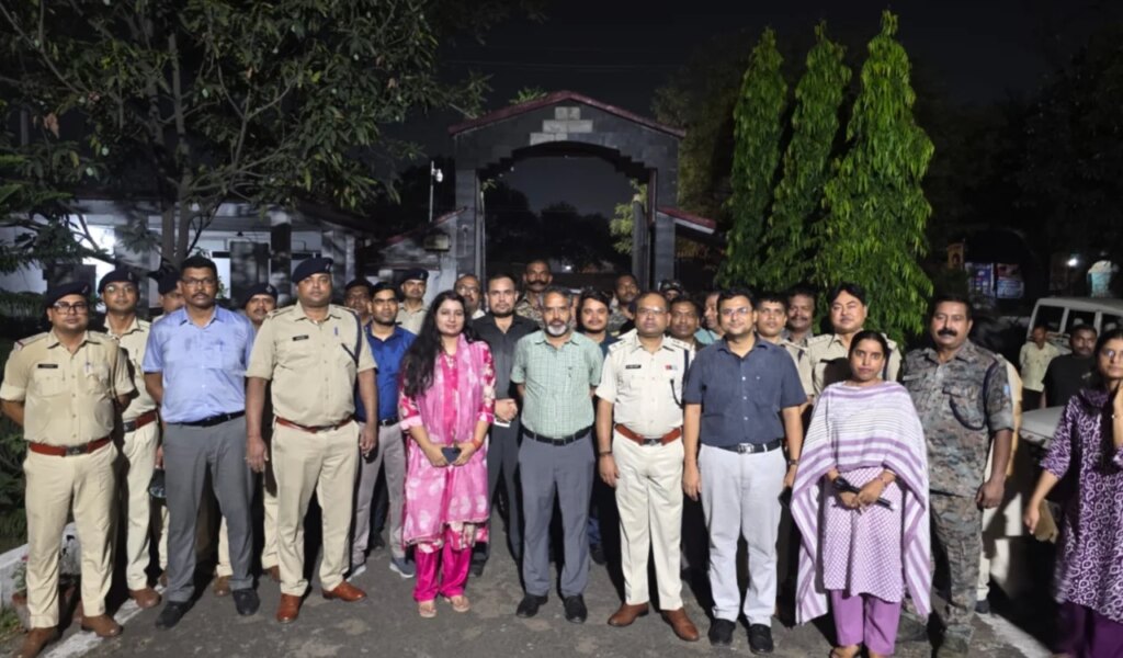 Late night raid in Giridih Central Jail, DC-SP took charge