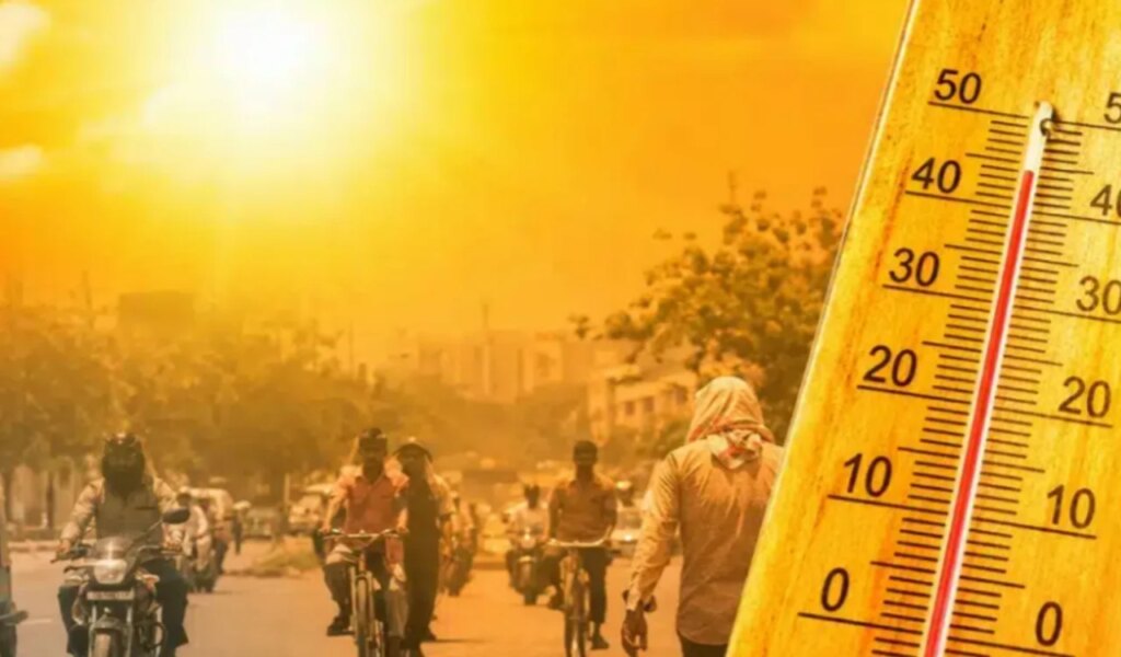 Severe heatwaves gripped Jharkhand today, with temperatures in Ranchi reaching close to 42°C. Heatwave conditions have gripped the entire state, including Ranchi.
