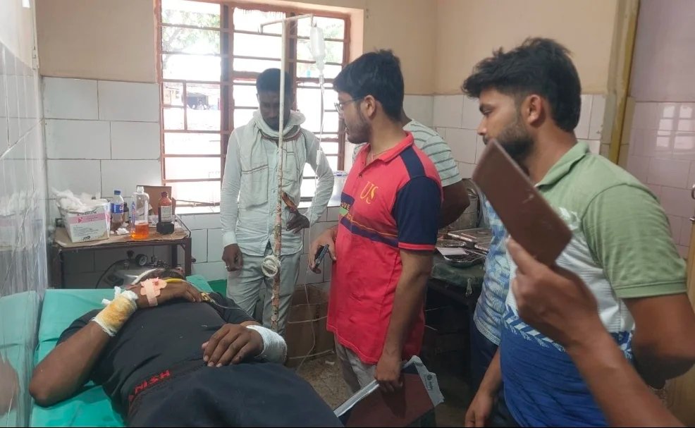 तेज रफ्तार स्विफ्ट डिजायर ने युवक को मारी टक्कर, गंभीर हालत में धनबाद रेफर