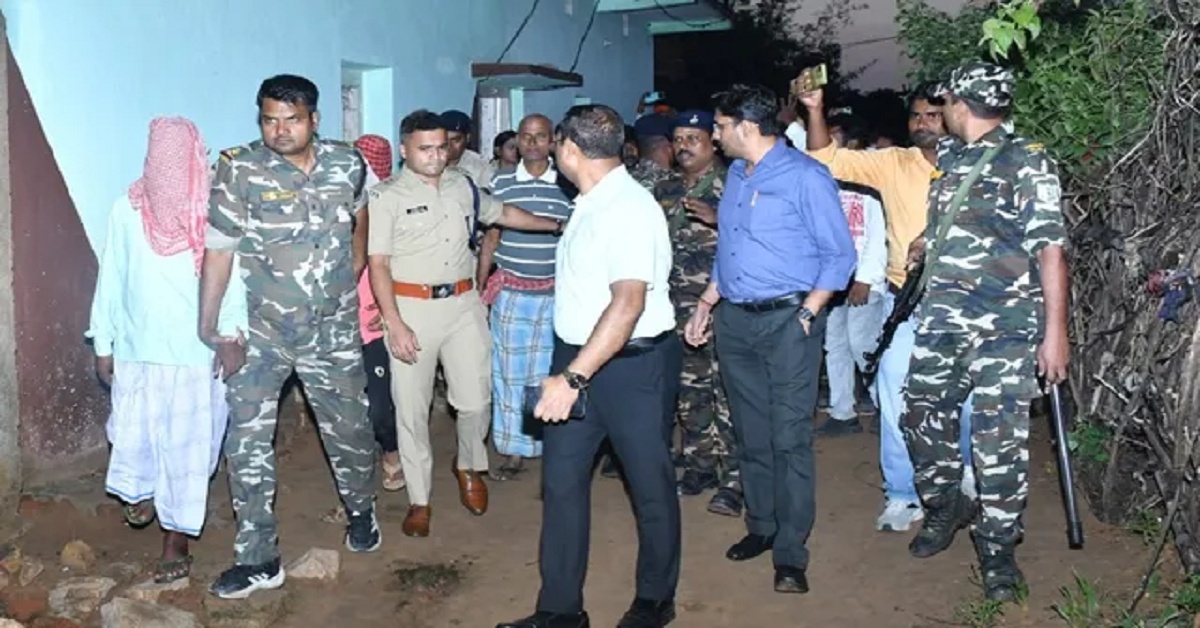 Police Firing : धनबाद के टुंडी में प्रतिबंधित मांस को ले हंगामा, पथराव में कई घायल; पुलिस ने किया लाठीचार्ज, हवाई फायरिंग