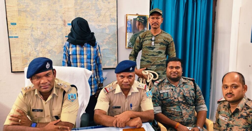 West Singhbhum Murder : मनोहरपुर बाजार में महिला की हत्या, आरोपी पति गिरफ्तार