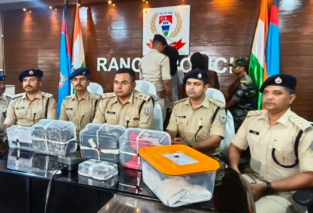 RSS कार्यालय पेट्रोल बम कांड में तीन गिरफ्तार, एक एनकाउंटर में घायल, अब ATS करेगी आगे की जांच