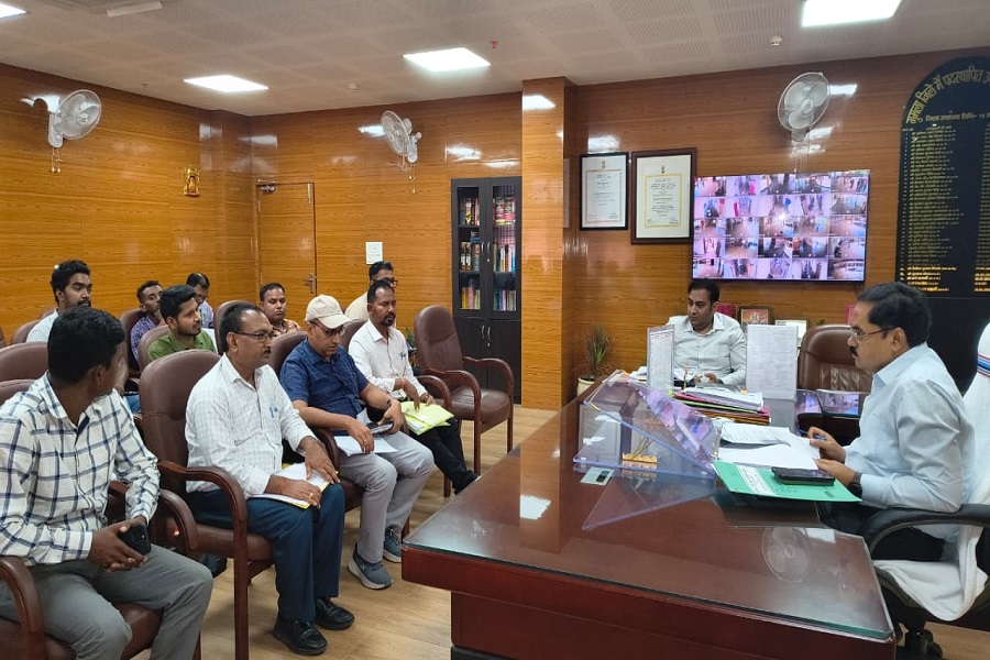 gumla_dc_meet.jpg