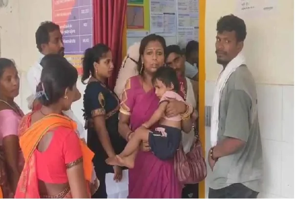 गुमला में अनियंत्रित होकर पलटा ऑटो, परिवार के 6 सदस्य घायल
