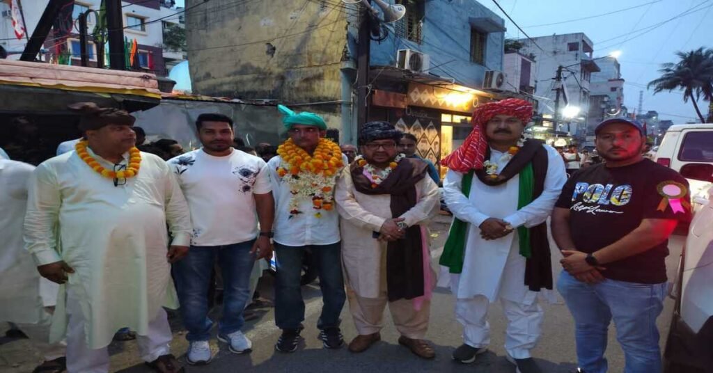 Jamshedpur Muharram: नारों की गूंज के बीच मुहर्रम की दसवीं को गोलमुरी में निकला अखाड़ा का जुलूस निकला, सभी धर्मों के लोग हुए शामिल