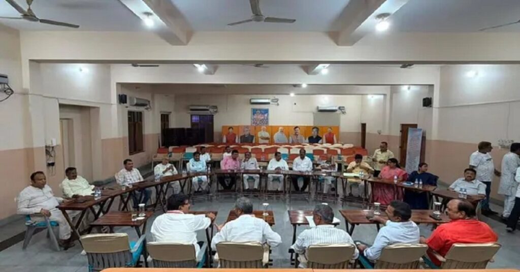 Jharkhand Rajya Sabha Election: राज्यसभा चुनाव को ले चढ़ा सियासी पारा; होटल पालिटिक्स शुरू,विधायकों की निगरानी में जुटे NDA और कांग्रेस