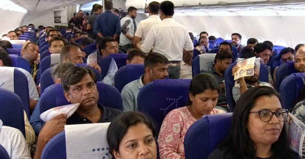 Delhi Ranchi Indigo Flight : दिल्ली-रांची इंडिगो फ्लाइट में बड़ा तकनीकी फॉल्ट, बिना AC के दो घंटे तक गर्मी में तड़पे 170 यात्री